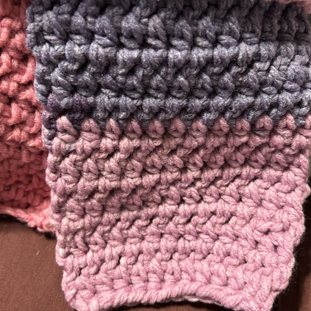SCARF Pink, lavender and white - Picture 3 of 3